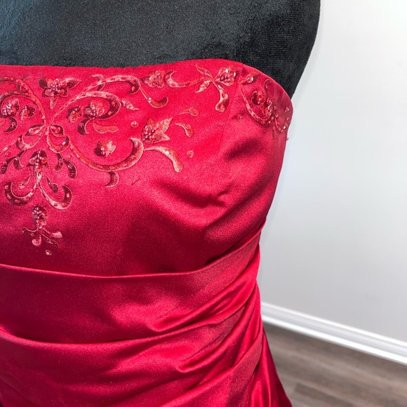 David's Bridal One Shoulder Red Dress - Picture 7 of 8